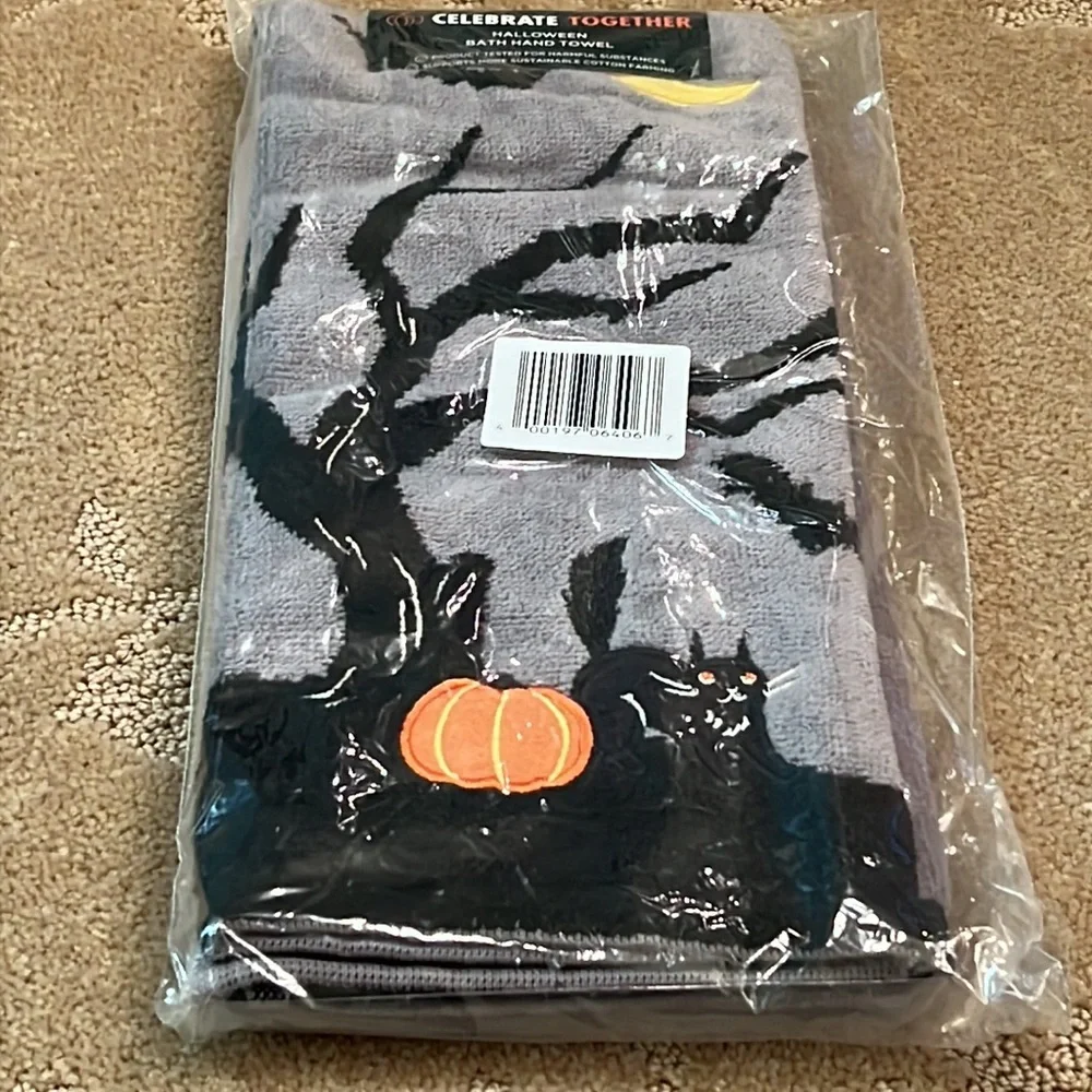 NWT Halloween Bath Hand Towel